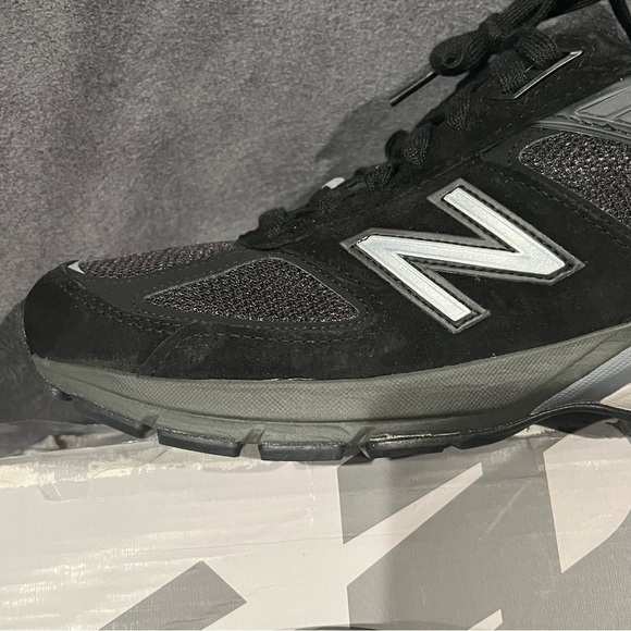 New Balance Women’s sneakers 990V Black Size 8.5 US - Picture 11 of 17
